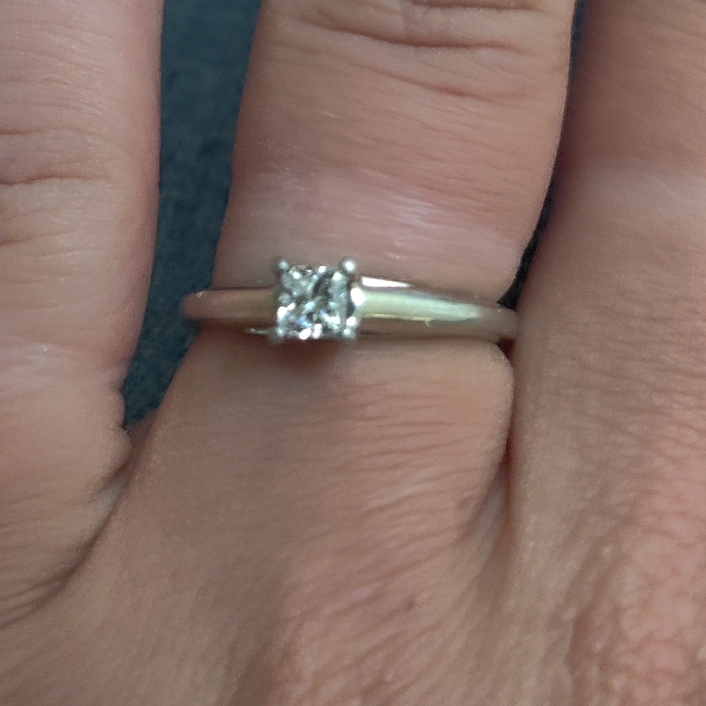 Tolkowsky Ideal cut diamond engagement ring